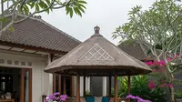 9 Model Teras Rumah Luas dengan Konsep Gazebo Keluarga, Area Santai Estetik