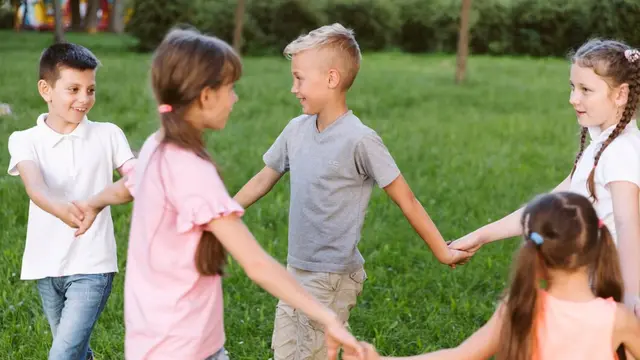 Sering kali menjadi pemimpin di antara teman-temannya