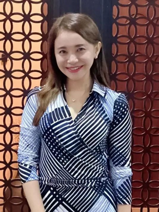 "Aku senang banget karena aku bisa ikutan kelas online. Beberapa program yang pengin banget aku ikutin tapi belom kesampaian saja. Sekarang udah bisa," tuturnya saat dihubungi awak media, beberapa hari lalu.  (Instagram/itsrossa)