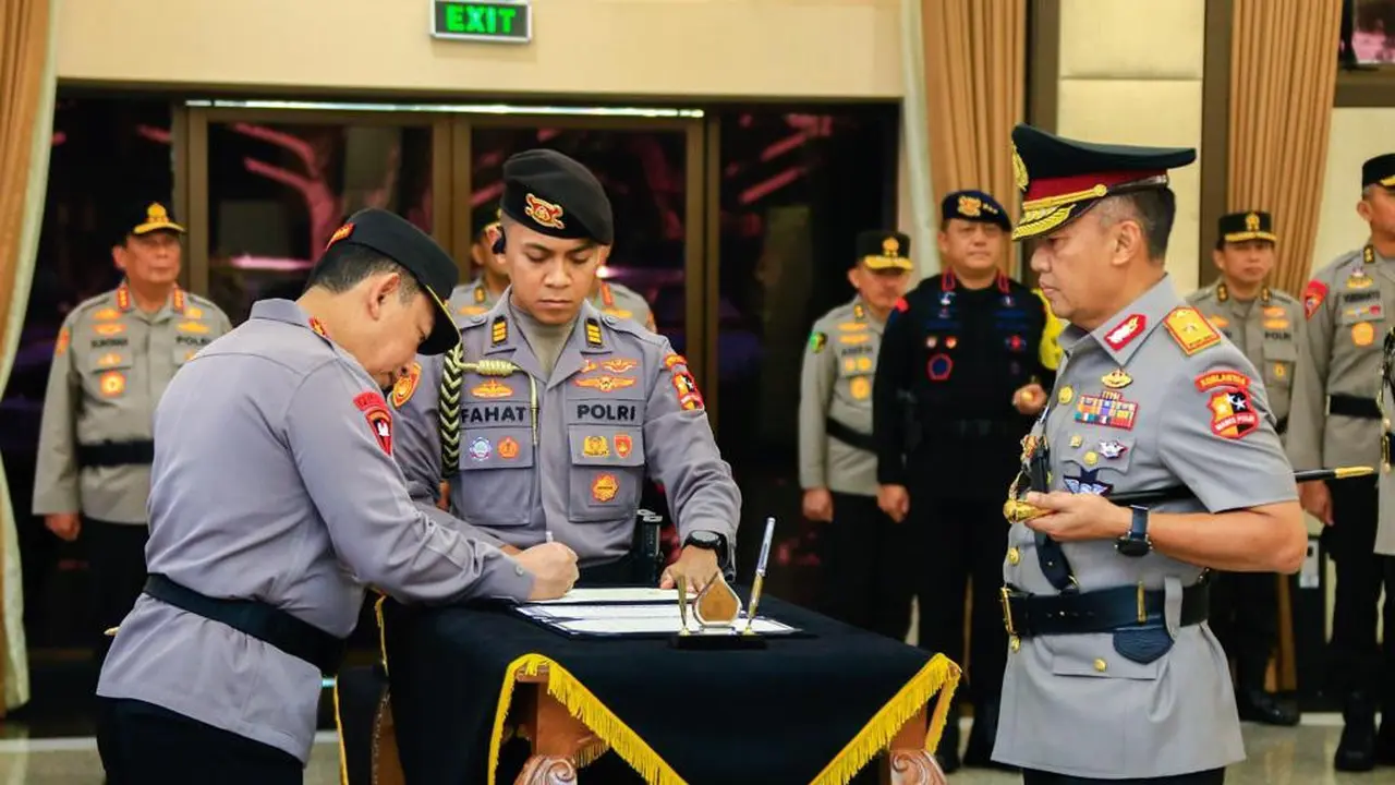 Kapolri Jenderal Pol Listyo Sigit Prabowo melantik Brigjen Pol Aan Suhanan menjadi Kepala Korps Lalu Lintas (Kakorlantas) Polri