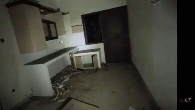 Viral Rumah Megah Terbengkalai yang Disebut Milik Chris John, Sekarang Rusak Parah dan Lebat dengan Rumput Liar