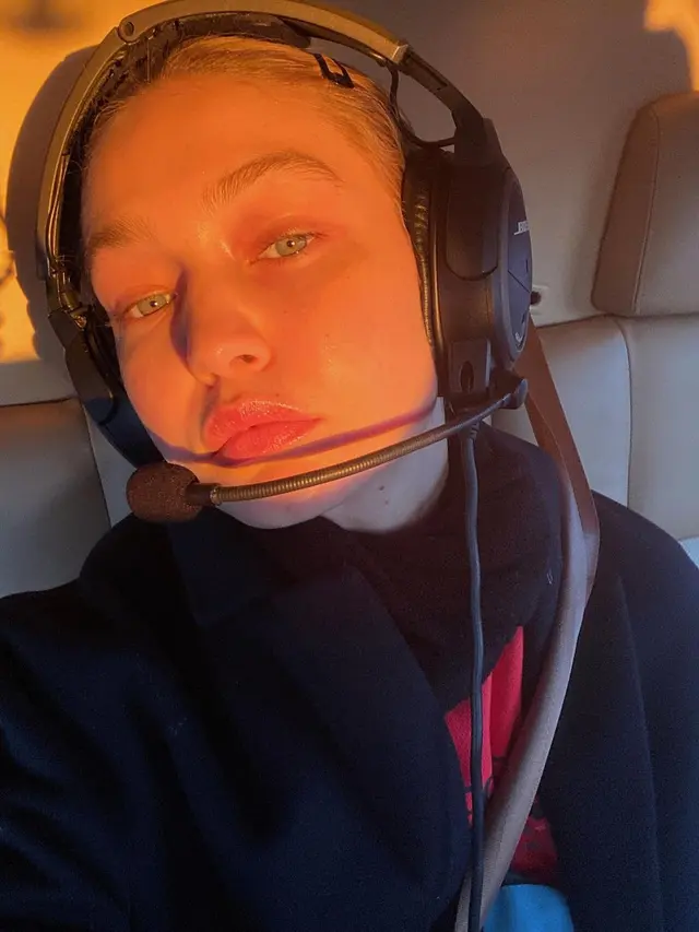 Dikabarkan Dekat dengan Leonardo DiCaprio, Ini 6 Pesona Gigi Hadid Tanpa Makeup