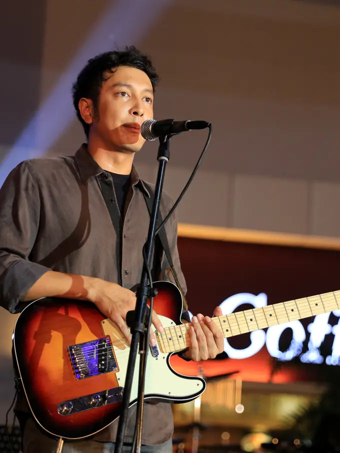 [Bintang] Aksi Panggung Barris Sukses Buat Penonton Wanita Histeris