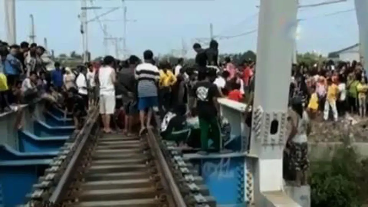 Segmen 6: pemotor Tertabrak KRL hingga Ekspedisi KRI Banda Aceh