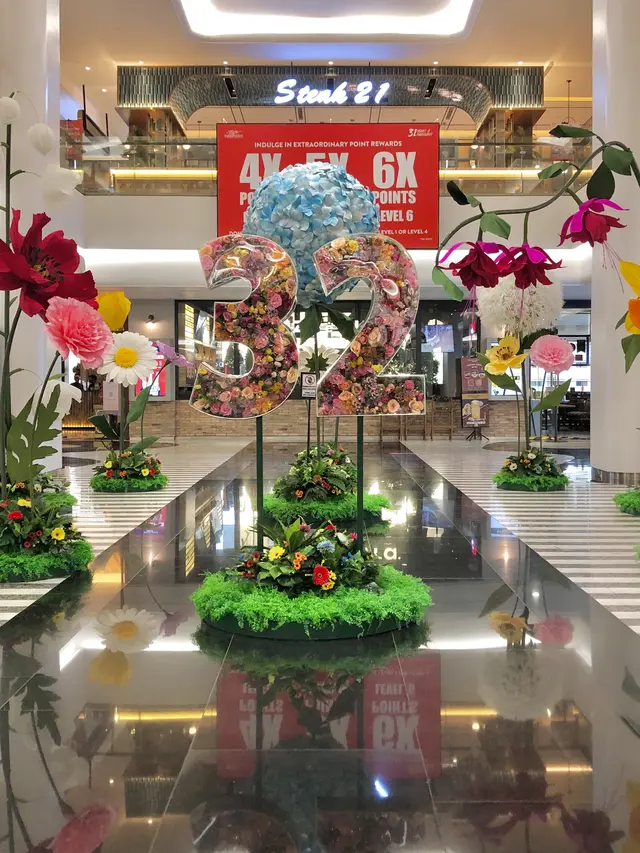 Plaza Indonesia 32 and Fabulous