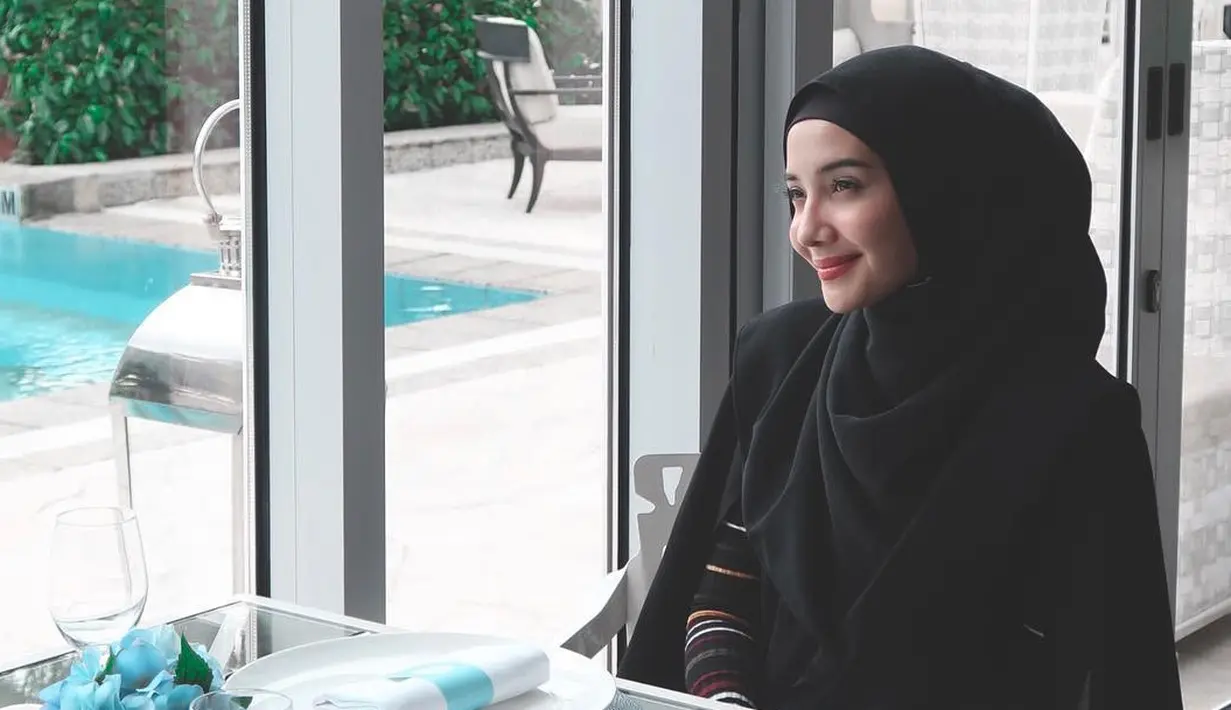 Zaskia Sungkar mempunyai bisnis busana muslim yang bernama KIA by Zaskia Sungkar. (Foto: instagram.com/zaskiasungkar15)