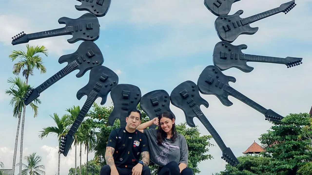 6 Potret Mesra Thalita Latief Bersama Kekasih yang Tengah Liburan di Bali