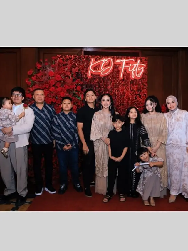 6 Potret Ulang Tahun Krisdayanti ke-50, Bersyukur di Usia Setengah Abad