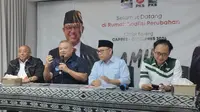 Sekjen Partai NasDem Hermawi Taslim (kedua dari kiri) menyebut, Ketum NasDem Surya Paloh akan memberikan pidato khusus untuk memotivasi pasangan bakal capres-cawapres Anies Baswedan-Muhaimin Iskandar (Cak Imin) sebelum daftar ke KPU. (Liputan6.com/Winda Nelfira)