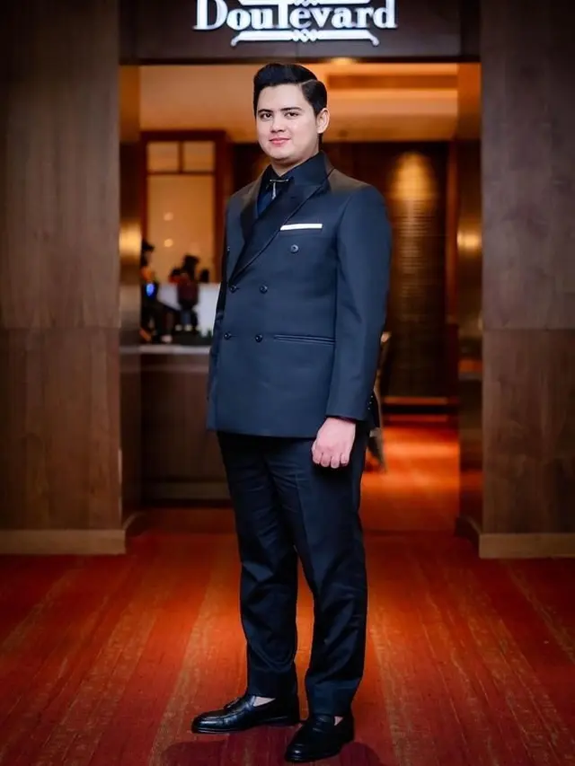 7 Potret Terbaru Aliando Syarief yang Disebut Mirip Erick Thohir, Bikin Pangling