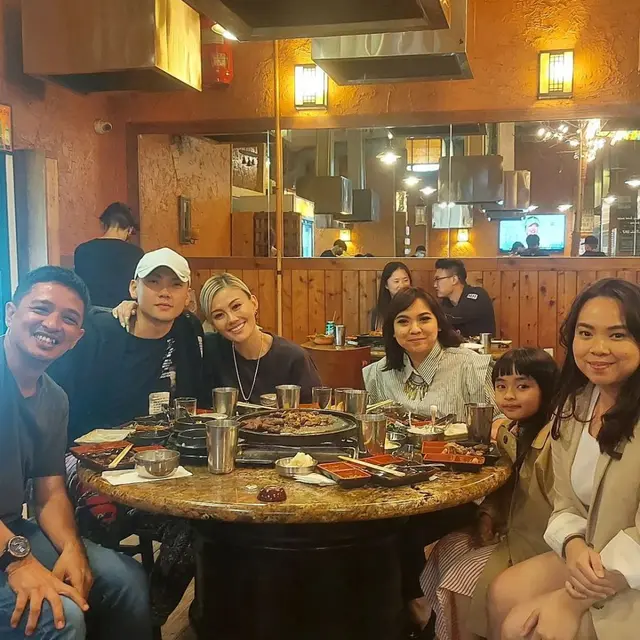 [Fimela] Eza Yayang dan Agnez Mo