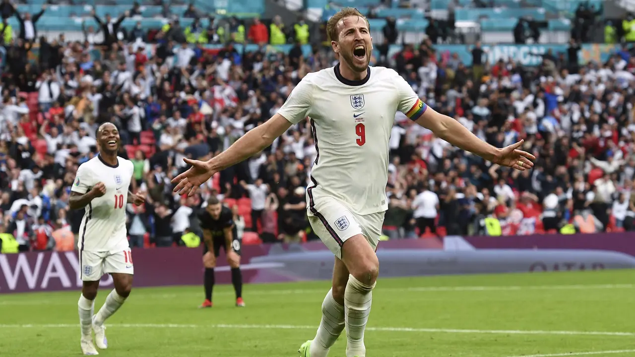 Foto Piala Eropa: Jerman Tak Berdaya, Inggris ke Perempat Final Euro 2020 Berkat Gol Sterling dan Harry Kane