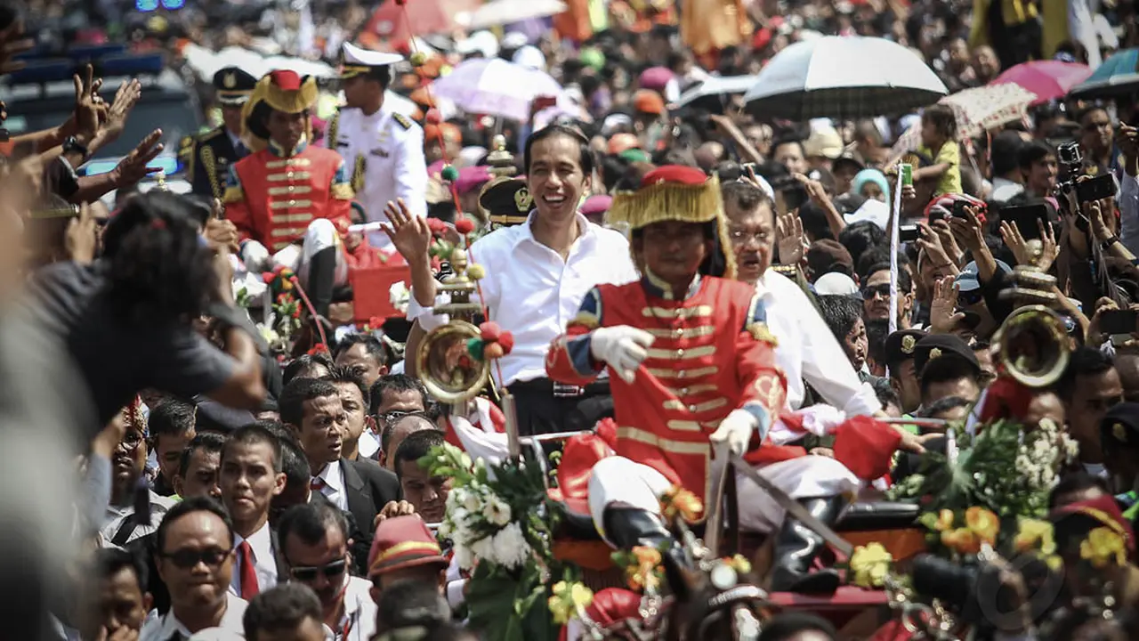 Senyum Bahagia Jokowi-JK di Tengah Lautan Manusia