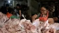 Menjelang berakhirnya libur Hari Raya Idulfitri, harga daging sapi dan ayam justru bertambah tinggi. 