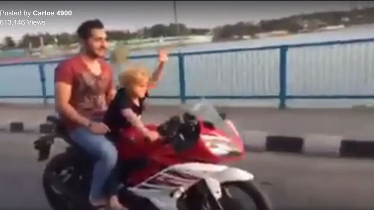 Waspada, Bocah SD Kendarai Yamaha R15 di Jalan Umum