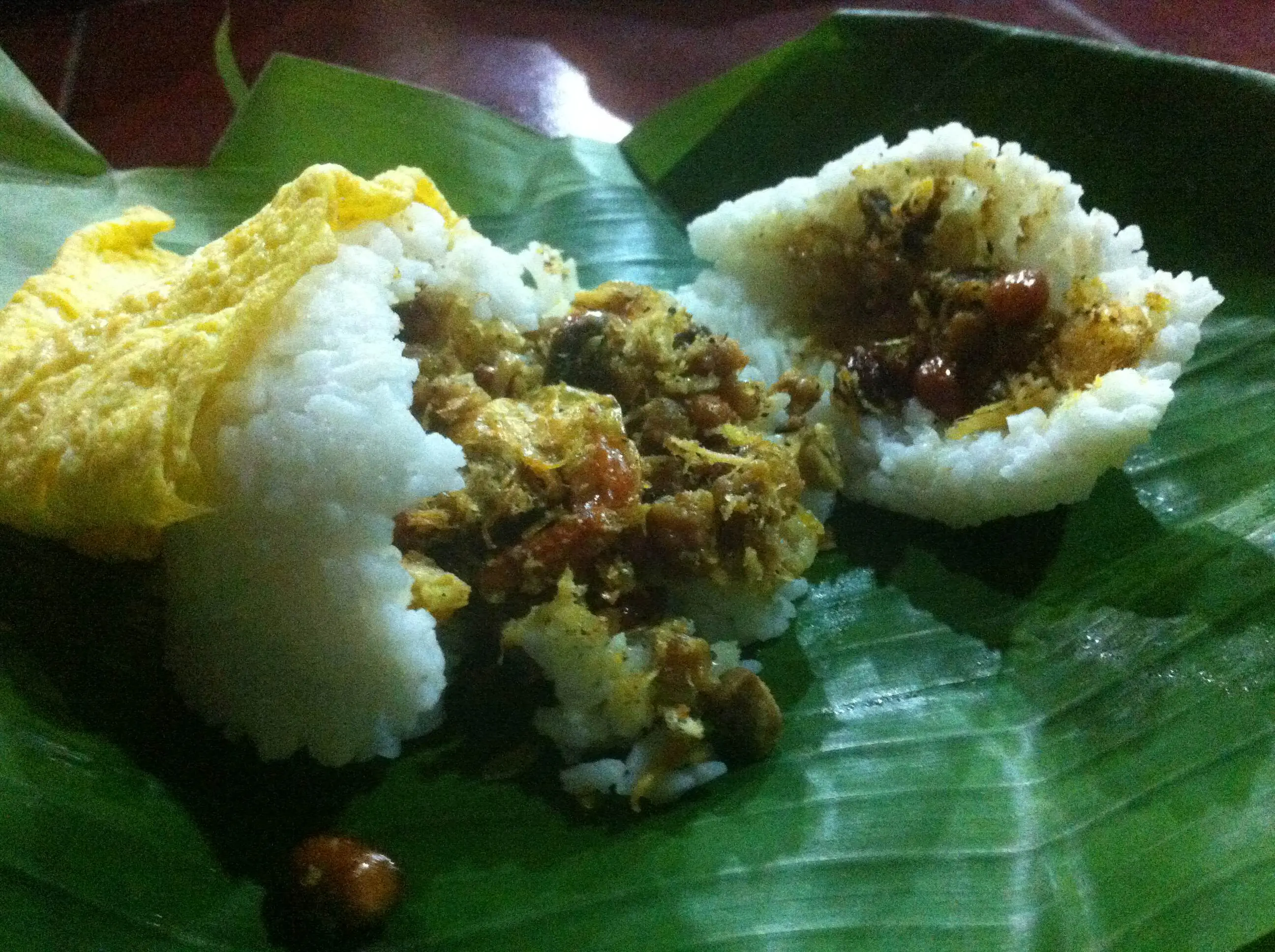 Nasi Qodiron ini merupakan warisan kuliner yang diperoleh turun temurun dari Syekh Syarif Hidayatullah kepada para sultan di Cirebon. 