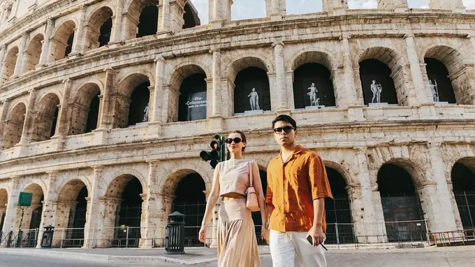 Dipuji Berkelas, Gaya Aaliyah Massaid Tenteng Tas Favorit Old Money saat Honeymoon di Eropa