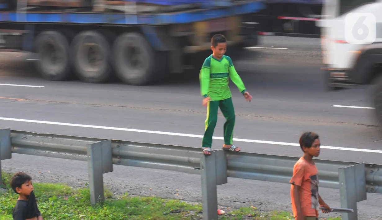 Hal ini sangat membahayakan anak-anak karena tidak ada pengawasan orang tua. (merdeka.com/imam buhori)