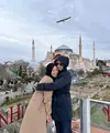 Pasangan selebriti Poppy Bunga dan Mohammad Fattah Riphat salah satu selebriti yang jauh dari gosip miring. Melalui akun instagramnya, pasangan yang sudah sepuluh tahun menikah itu menikmati momen liburan berdua. [Instagram/poppybungariphat]