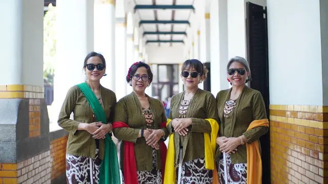 kebaya-kezo