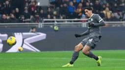 AC Milan unggul lebih dahulu lewat gol Tijjani Reijnders di menit ke-16. (AP Photo/Antonio Calanni)