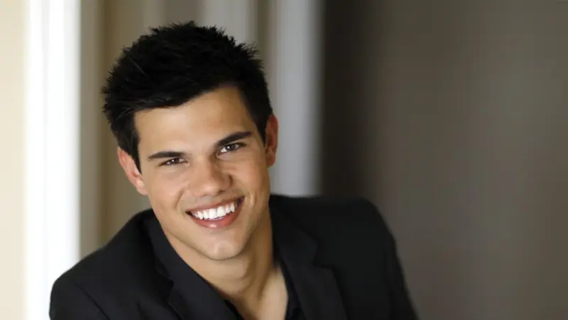 Taylor Lautner