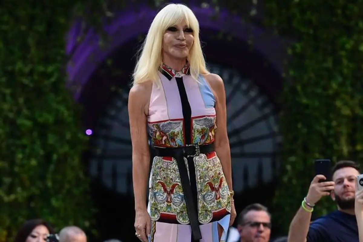 Donatella Versace, desainer label mewah Versace asal Italia (AFP/Miguel Medina)