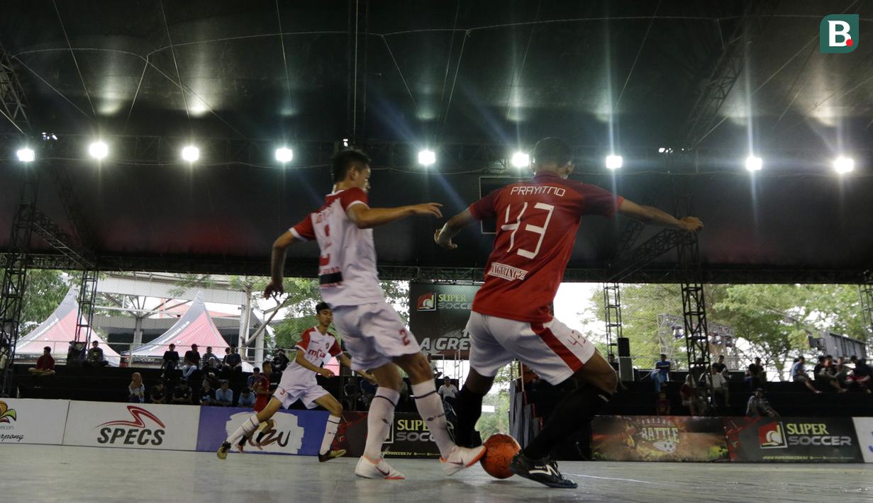 Pemain Doby MCW Banten saat pertandingan melawan Surya Futsal pada laga Super Soccer Futsal Battle di Summarecon Mall Serpong, Sabtu (29/09/2018). Doby MCW Banten takluk 2-8 dari Surya Futsal. (Bola.com/M Iqbal Ichsan)