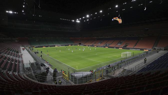 INTER MILAN VS LUDOGORETS TANPA PENONTON: Suasana pertandingan Inter Milan dan Ludogorets di Stadion San Siro, Milan, Kamis (27/2/2020). Akibat wabah virus COVID-19, leg kedua babak 32 besar Liga Europa UEFA antara Inter Milan melawan Ludogorets digelar tanpa penonton. (Emilio Andreoli, UEFA via AP)