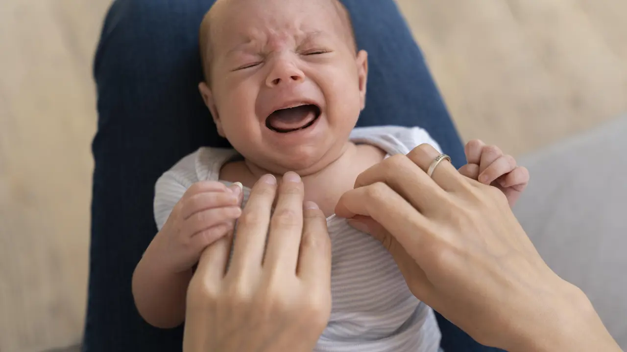 Cara Mengatasi Gumoh Pada Bayi