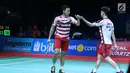Ganda putra Indonesia Kevin Sanjaya Sukomuljo/Marcus F Gideon saat lawan Mads Conrad Petersen/Mads Pieter Kolding (Denmark) di 8 besar Indonesia Open 2018, Istora GBK, Jumat (6/7). Kevin/Marcus unggul 20-22, 22-20, 21-18. (Liputan6.com/Helmi Fithriansyah)