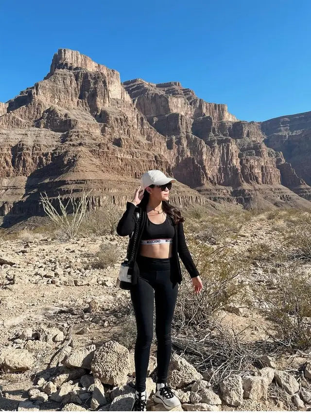 OOTD Liburan Menantu Hotman Paris [@chengiovanis]