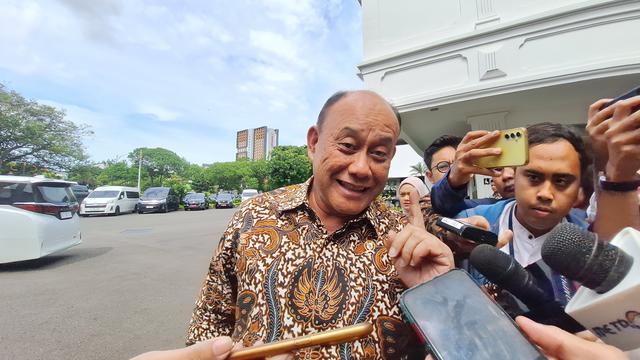 Kepala Badan Gizi Nasional Dadan Hindayana ke Istana melaporkan soal 40 siswa SD di Sukoharjo, Jawa Tengah yang keracunan usai menyantap menu makan bergizi gratis. (Lizsa Egeham/Liputan6.com).