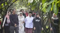 Istri Capres nomor urut 3 Ganjar Pranowo, Siti Atikoh Supriyanti mengawali lanjutan safari politiknya di Jawa Timur dengan berolahraga dan meninjau kebun cokelat di kampung wisata, Kampung Coklat, Blitar, Sabtu (27/1/2024). (Foto: Dokumentasi PDIP).