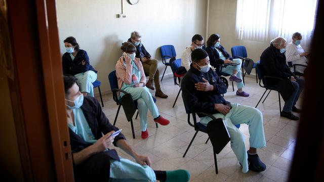 Melihat Negara-Negara Uni Eropa Mulai Suntikan Vaksinasi COVID-19