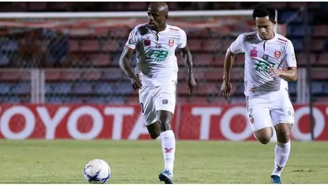 Greg Nwokolo, pemain Indonesia yang bermain di kompetisi Thailand Premier League mencetak dua gol dan sukses mengantarkan BEC Tero Sasana menang dengan skor 5-0 atas Chiangrai United. 