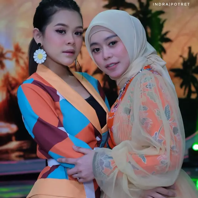 6 Potret Kebersamaan Lesty Kejora dan Meli LIDA, Bak Saudara Kandung