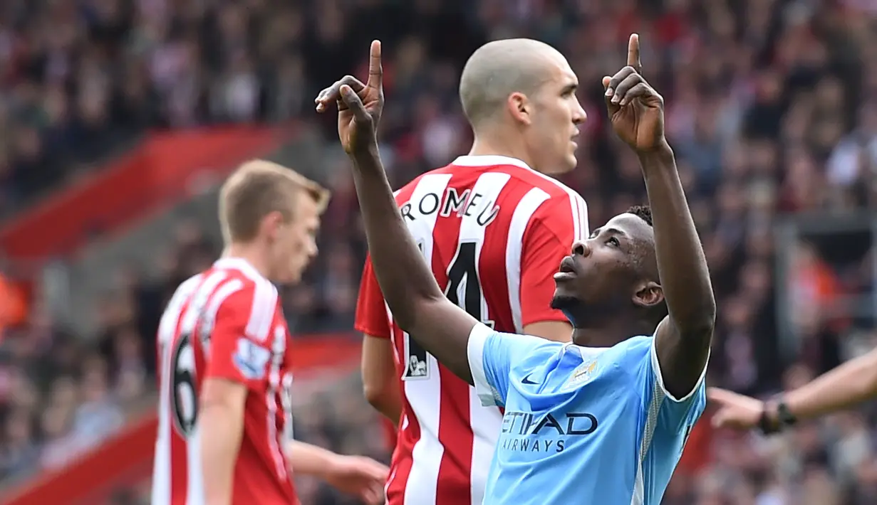 1. Pemain Manchester City, Kelechi Iheanacho, menjadi pemain yang paling mematikan di dalam kotak penalti setelah mencetak 7 gol dari 15 kali kesempatan atau meraih konversi keberhasilan 46,67 %. (AFP/Ben Stansall)