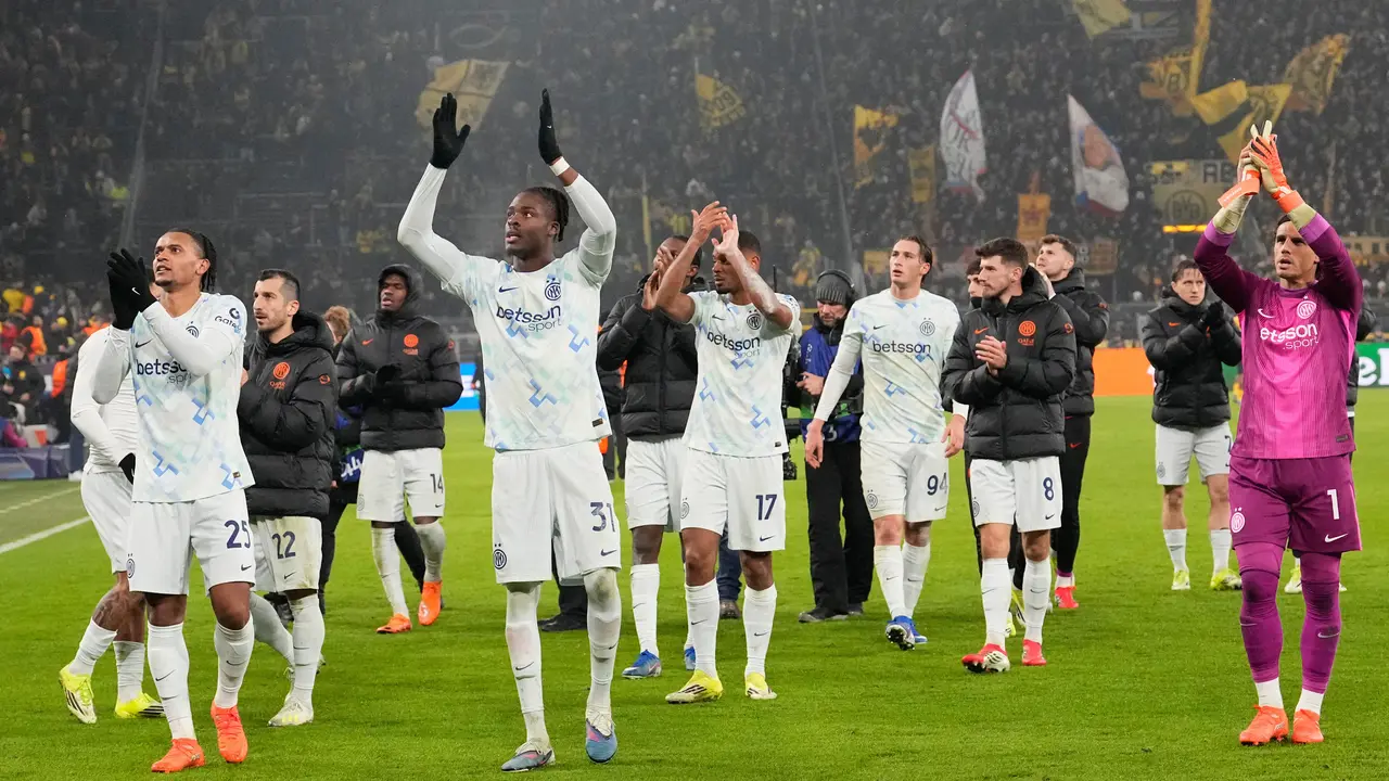 Para pemain Inter Milan merayakan kemenangan