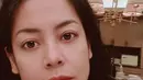 <p>Lulu Tobing tak segan menampilkan kulit wajah aslinya, tanpa polesan warna seperti lipstik hingga perona pipi. (Foto: instagram.com/@lutob)</p>
