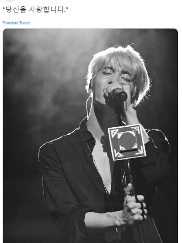Jonghyun SHINee (Twitter/ SMTOWNGLOBAL)