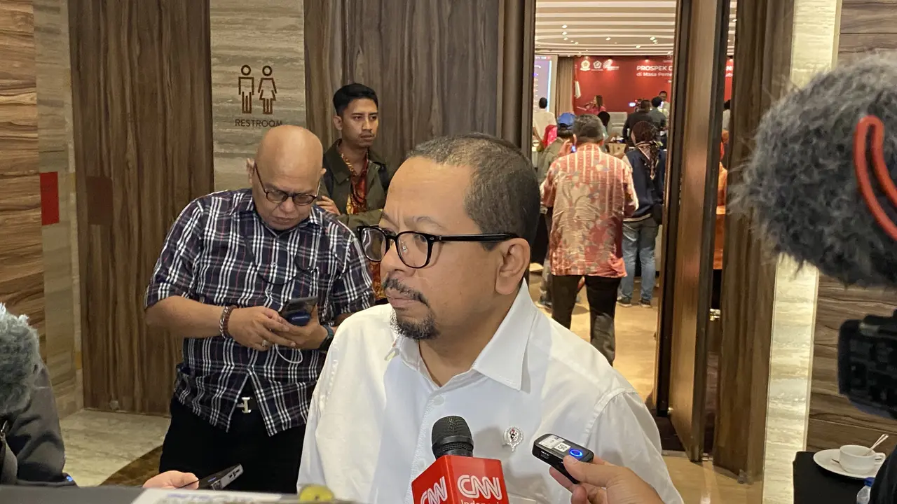 Wakil Kepala Staf Presiden (KSP) Muhammad Qodari usai menghadiri diskusi Proyeksi Demokrasi Indonesia, di Menteng, Jakarta Pusat, Senin (12/11/2024).