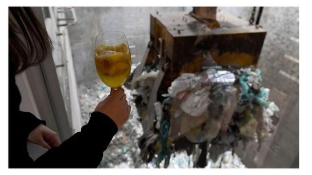 Unik, Kafe Ini Punya Konsep Pemandangan yang Tak Biasa