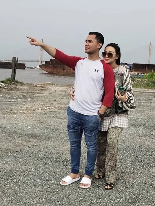 Zaskia Gotik dan Sirajuddin Mahmud (Instagram/zaskiaa_gotik)