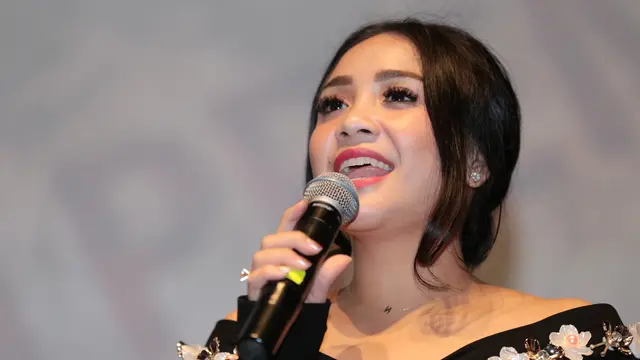 [Bintang] Nagita Slavina