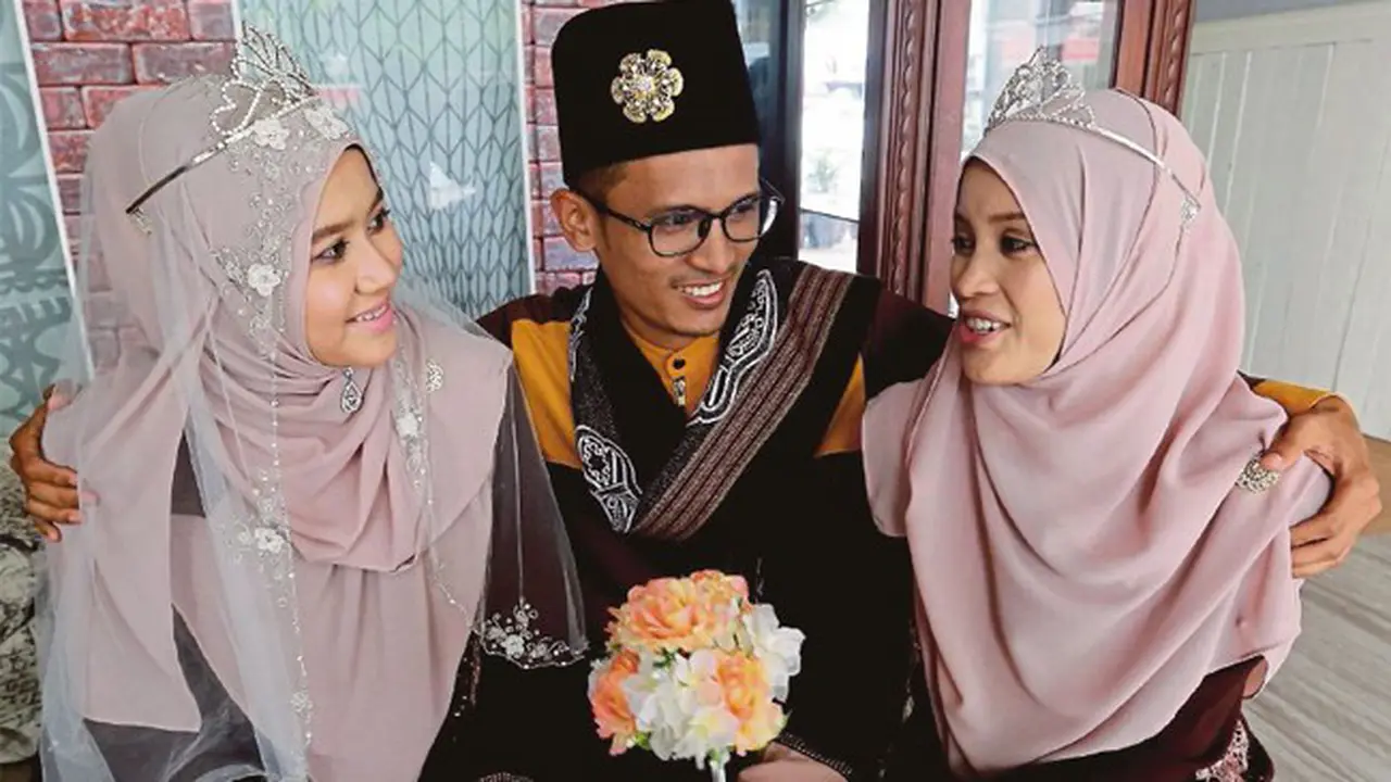 Aneh, 14 Pasangan Poligami Nikah Massal 