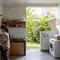 6 Desain Dapur dengan Area Cuci agar Tidak Lembap, Solusi Rumah Lebih Bersih