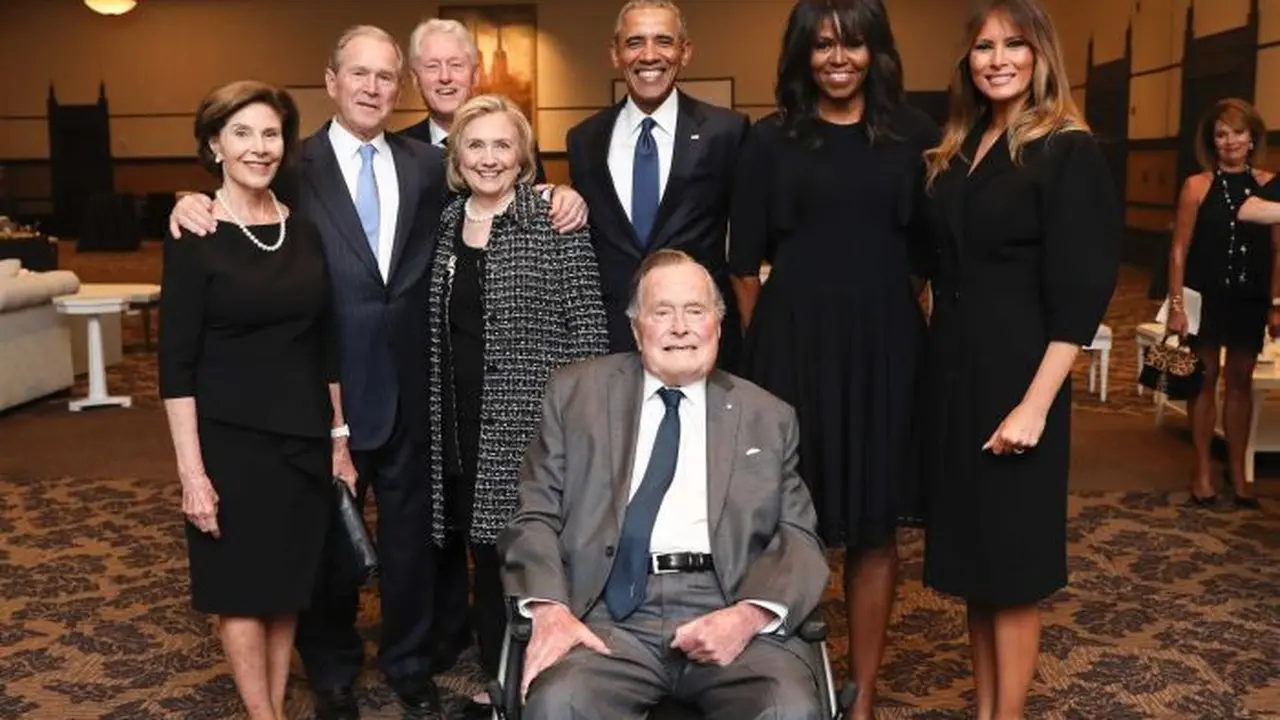Upacara pemakaman Barbara Bush pada Sabtu 21 April 2018 menjadi momentum reuni para presiden dan ibu negara Amerika Serikat.