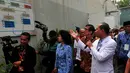 Menkumham Yasonna dan Menkes Nila saat berkeliling Lapas Narkotika Klas IIA Jakarta, Senin (1/12/2014). (Liputan6.com/Johan Tallo) 