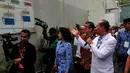 Menkumham Yasonna dan Menkes Nila saat berkeliling Lapas Narkotika Klas IIA Jakarta, Senin (1/12/2014). (Liputan6.com/Johan Tallo) 